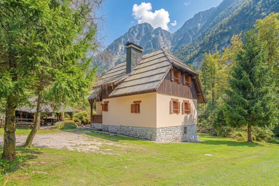 Family Chalet, 4 Bedrooms, 2 Bathrooms, Mountainside (Chalet Primus Near Soča Gorge) | Exterior