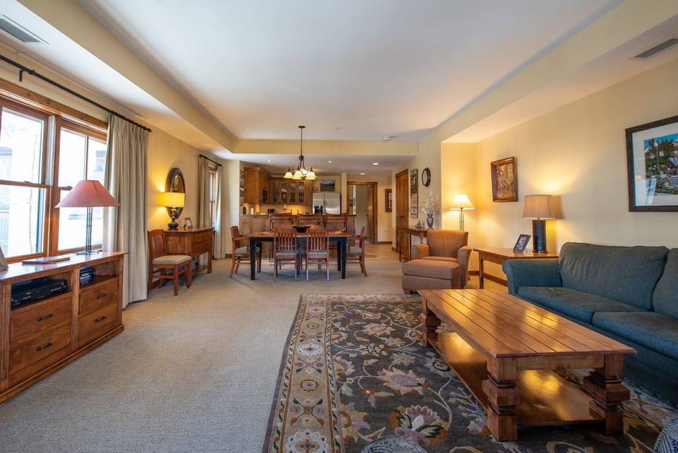 Condo, 2 Bedrooms | Interior
