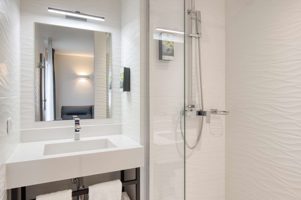Hair dryer, towels