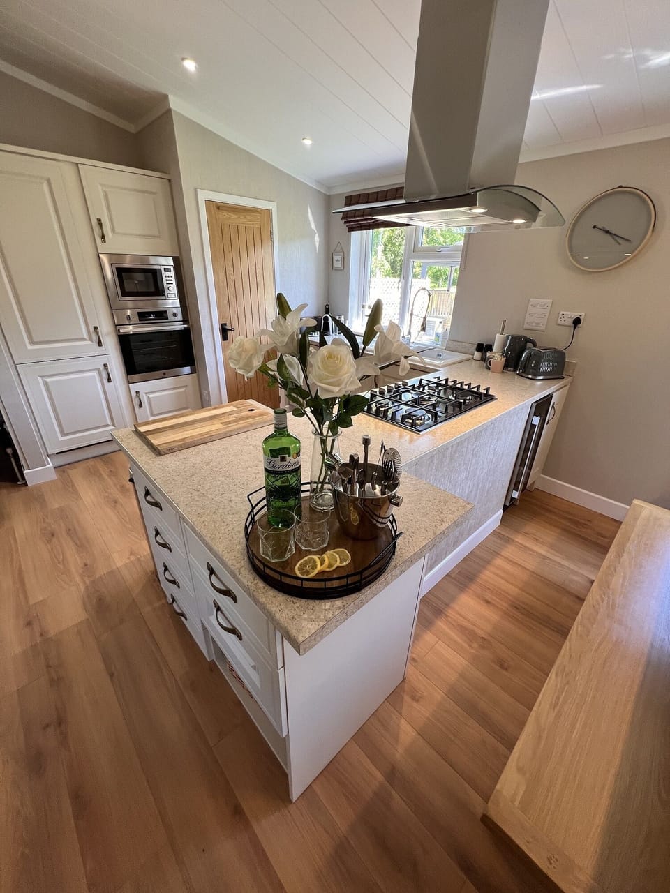 Premium Apartment, Ensuite | Shared kitchen | Highchair