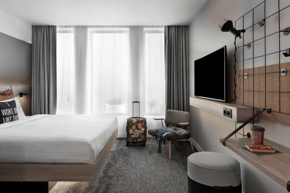Room, 1 Queen Bed (Cozy) | Hypo-allergenic bedding, desk, laptop workspace, blackout drapes