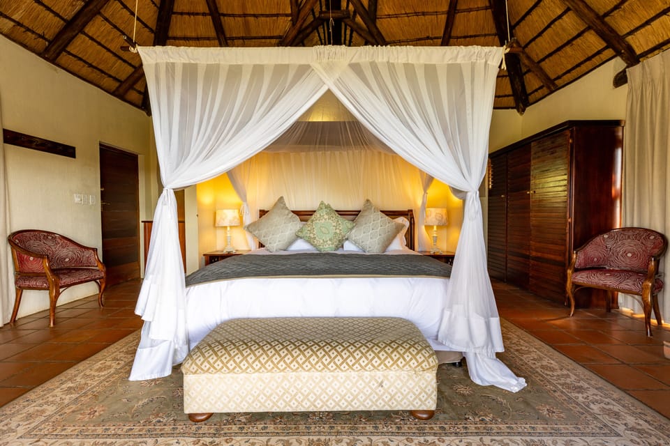 Luxury Suite, 1 Bedroom | Premium bedding, minibar, in-room safe, laptop workspace