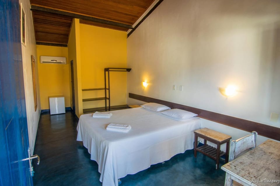 Minibar, free WiFi, bed sheets