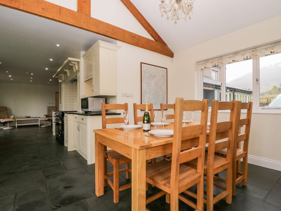 Cottage | Private kitchen | Fridge, dishwasher, electric kettle, toaster