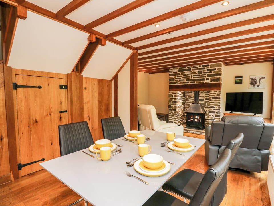 Cottage | Interior
