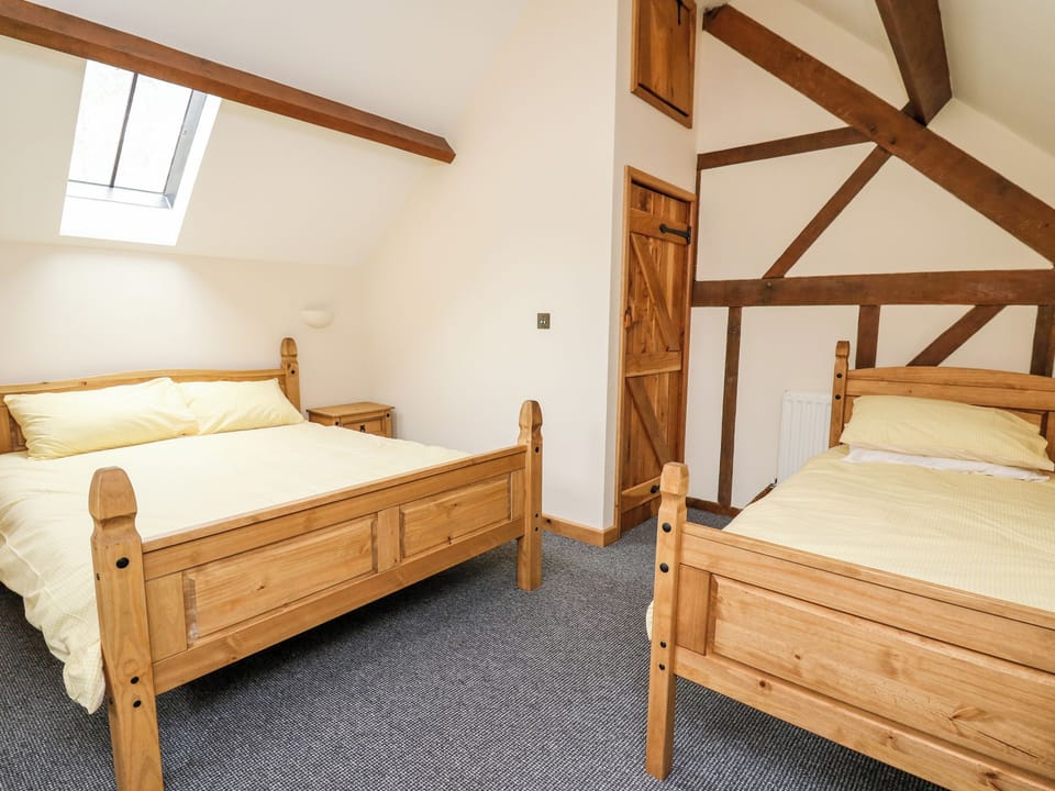 Ploony Barn Cottage in Llangunllo