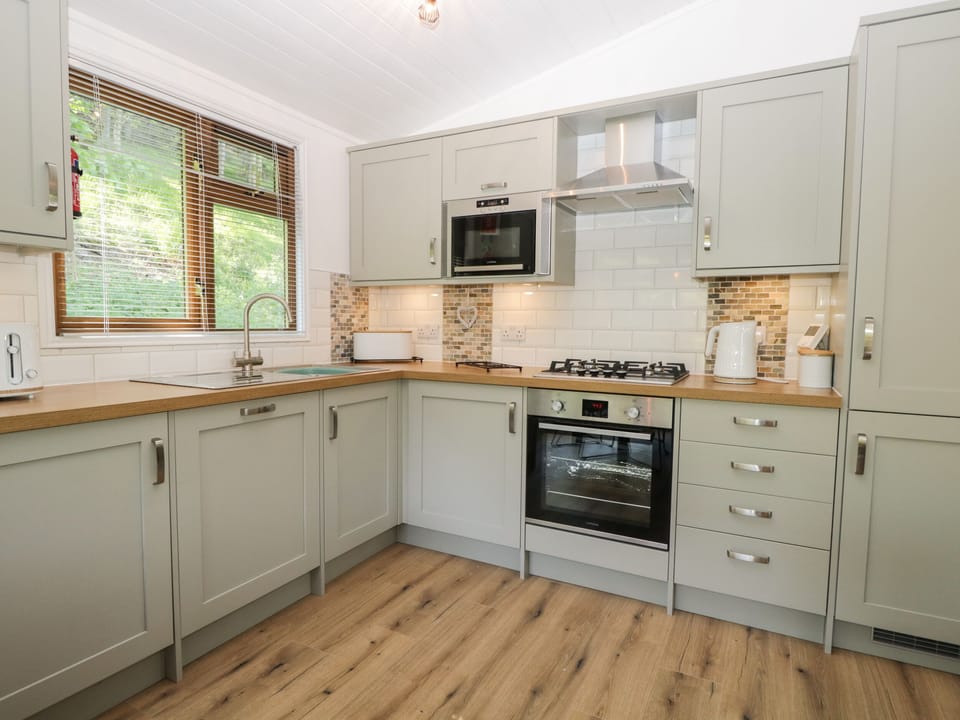 Cottage | Private kitchen | Fridge, microwave, dishwasher, electric kettle