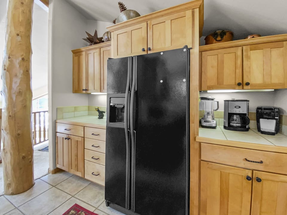 Townhome, 3 Bedrooms | Private kitchen | Coffee/tea maker, fridge, oven, toaster