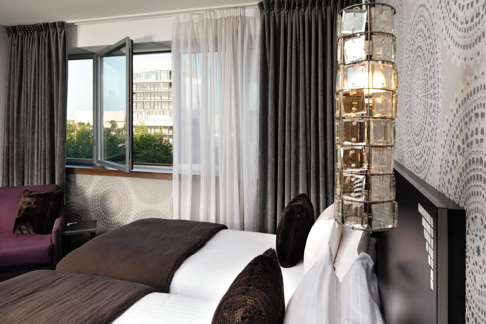 Deluxe Room, 1 Queen Bed (Twin bed on request) | Premium bedding, pillowtop beds, minibar, in-room safe