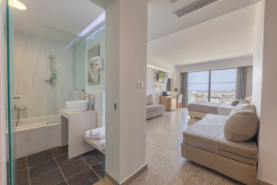 Family Room (Open Plan) | Premium bedding, free minibar, in-room safe, desk