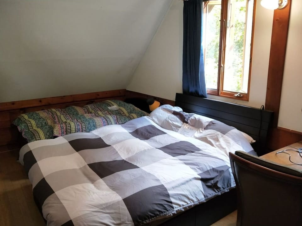 3 Bed Room House, Non Smoking | 3 bedrooms, desk, free WiFi, bed sheets
