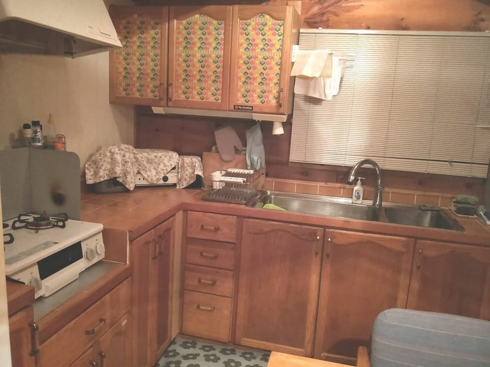 3 Bed Room House, Non Smoking | Private kitchen | Fridge, microwave, coffee/tea maker, electric kettle