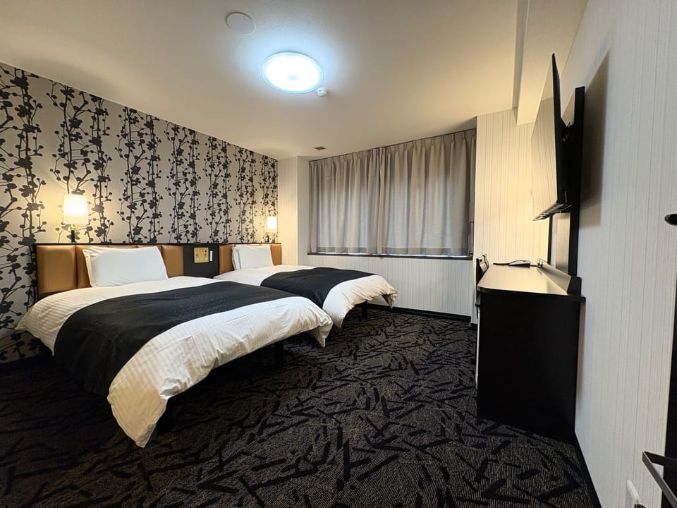 Down comforters, desk, laptop workspace, free WiFi