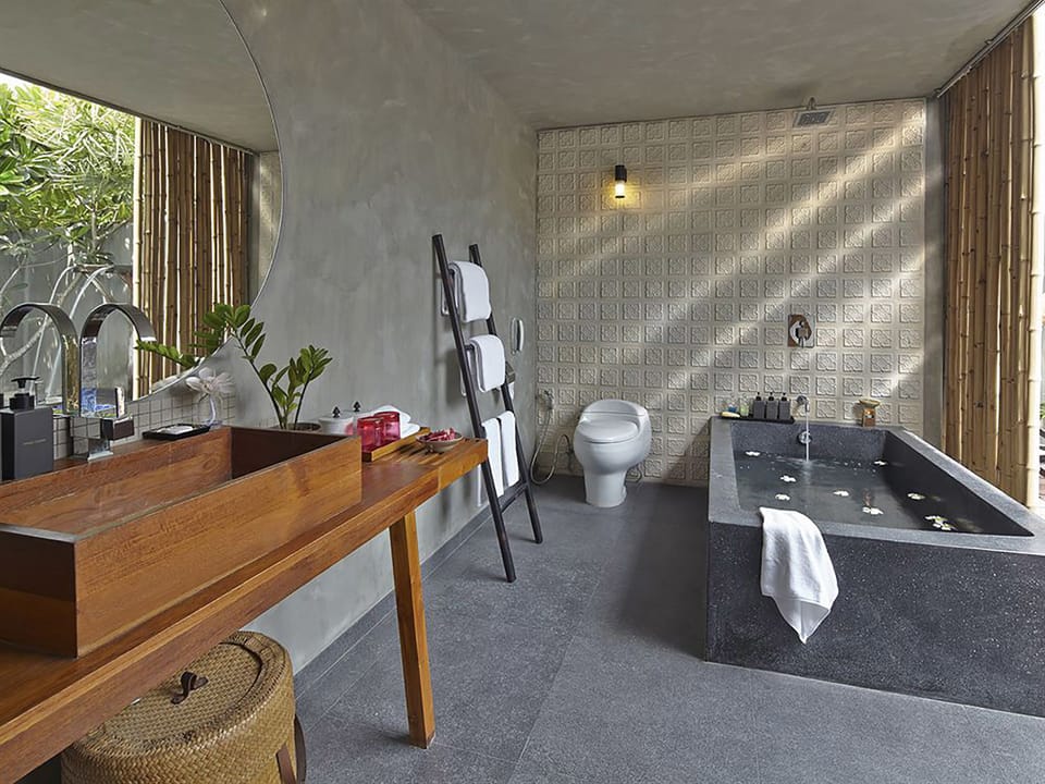 Romantic Villa, 1 King Bed, Private Pool (Romance) | Bathroom | Free toiletries, hair dryer, bathrobes, slippers