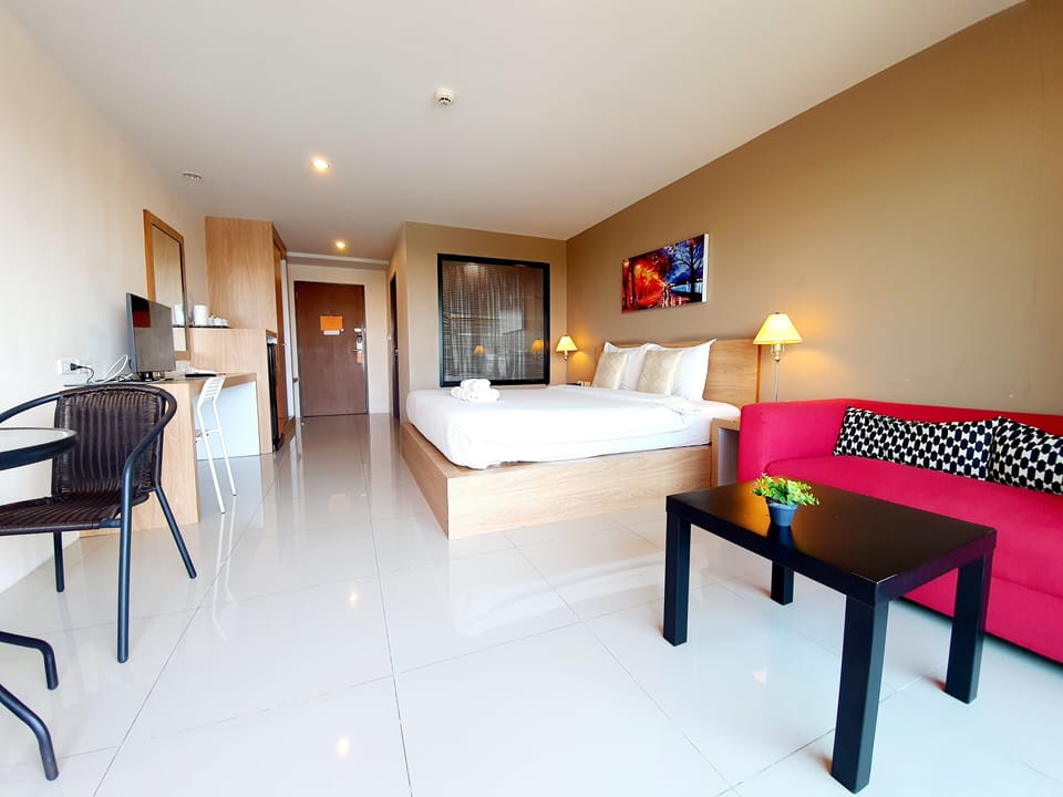 Deluxe Room | Premium bedding, free minibar items, in-room safe, free WiFi