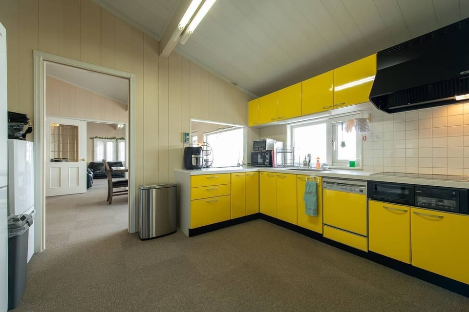 Comfort Villa | Private kitchen | Fridge, microwave, stovetop, coffee/tea maker