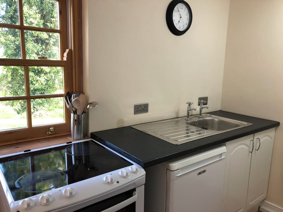 Apartment, 1 Bedroom, Patio, Garden View | Interior