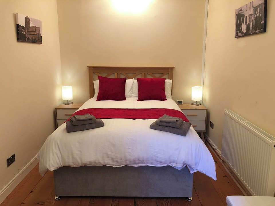 Idyllic Location, Stunning Views, Relax & Refresh in Peace & Comfort House in Wales