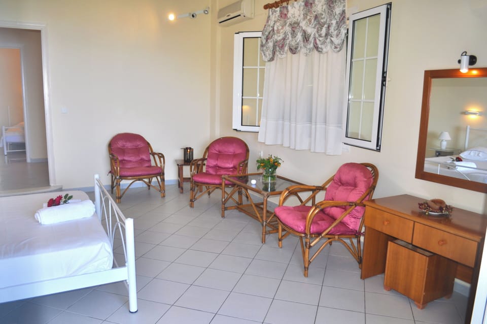 Apartment, 1 Bedroom, Smoking, Balcony | Room amenity