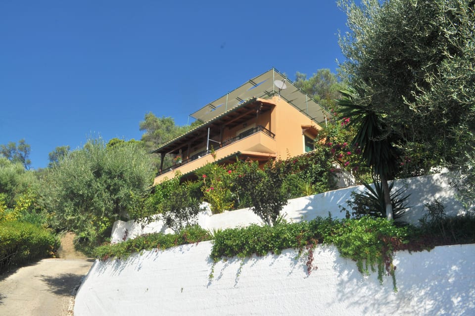 Apartment, 1 Bedroom, Smoking, Balcony | Property entrance