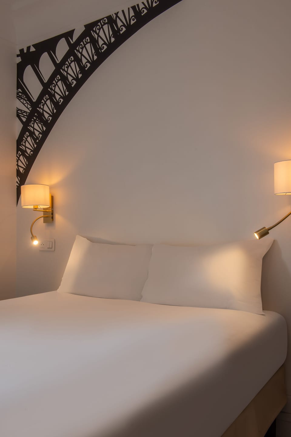 Economy Double Room, 1 Double Bed | Individually decorated, individually furnished, desk, laptop workspace