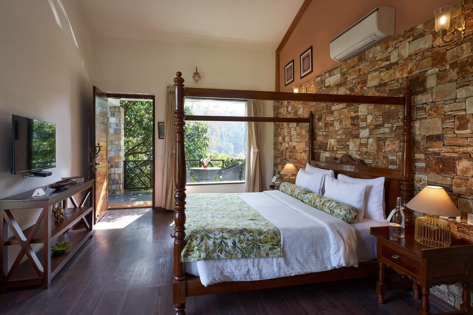 Premier Hideaway Rooms | Minibar, individually decorated, individually furnished, soundproofing