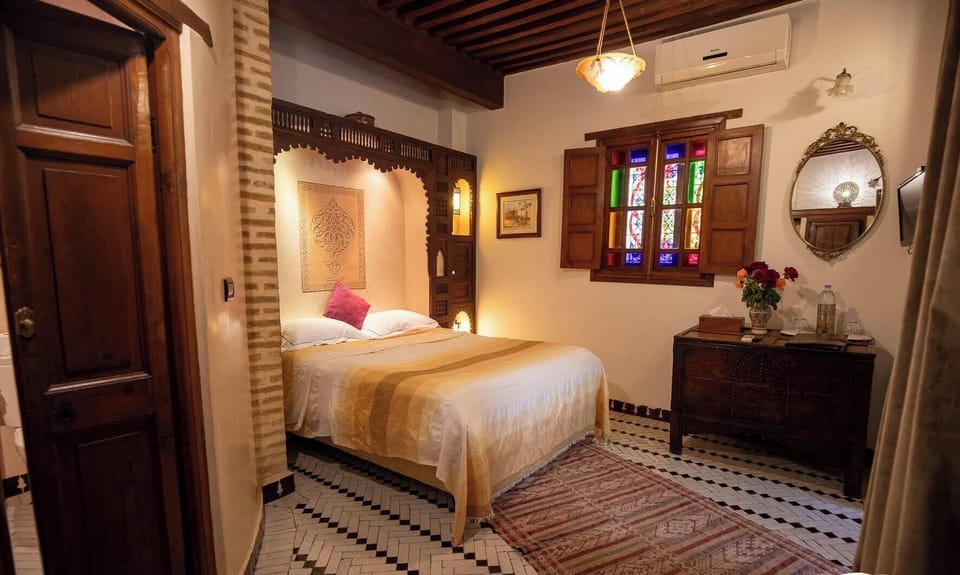 Double Room (Chocolatine) | In-room safe, desk, cribs (free), WiFi (free)