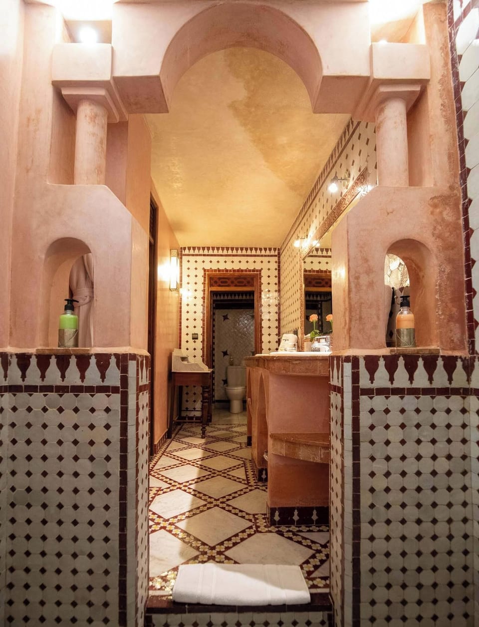 Suite (Grenadine) | In-room safe, desk, cribs (free), WiFi (free)
