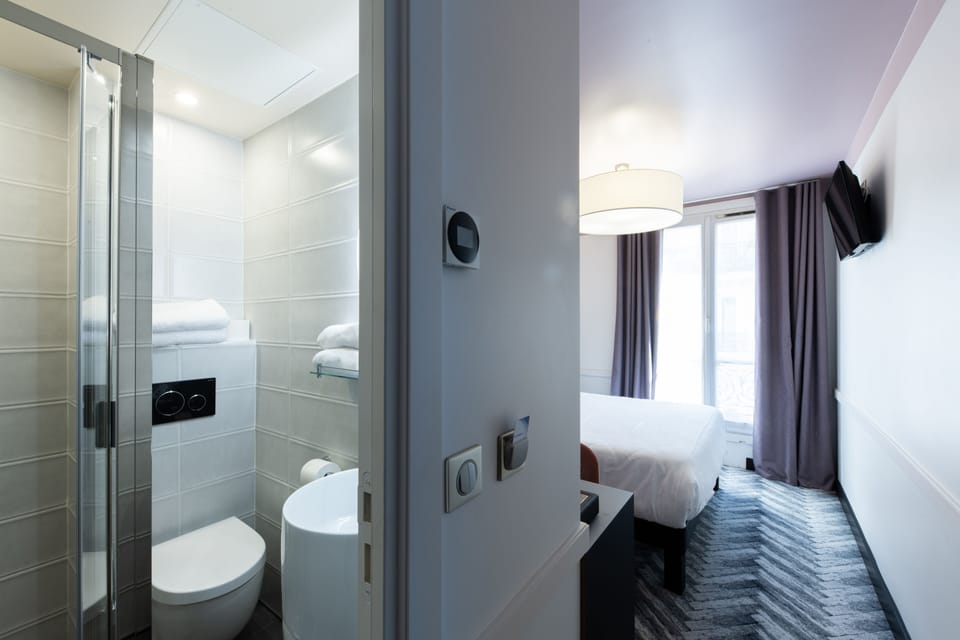 Double Room | Premium bedding, Select Comfort beds, in-room safe, desk