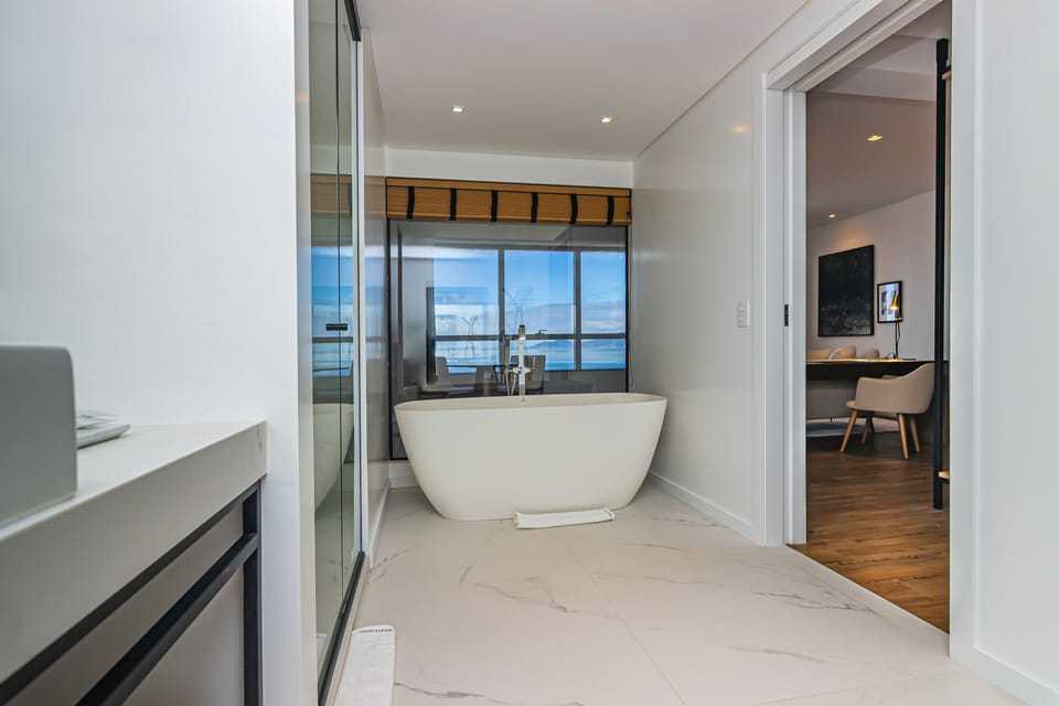 Presidential Suite, 1 King Bed, Sea View | Bathroom | Free toiletries, hair dryer, towels, soap