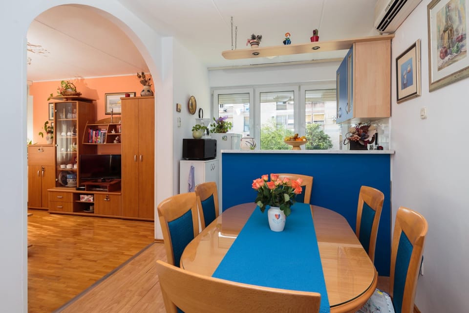 Apartment | Private kitchen | Fridge, microwave, oven, stovetop