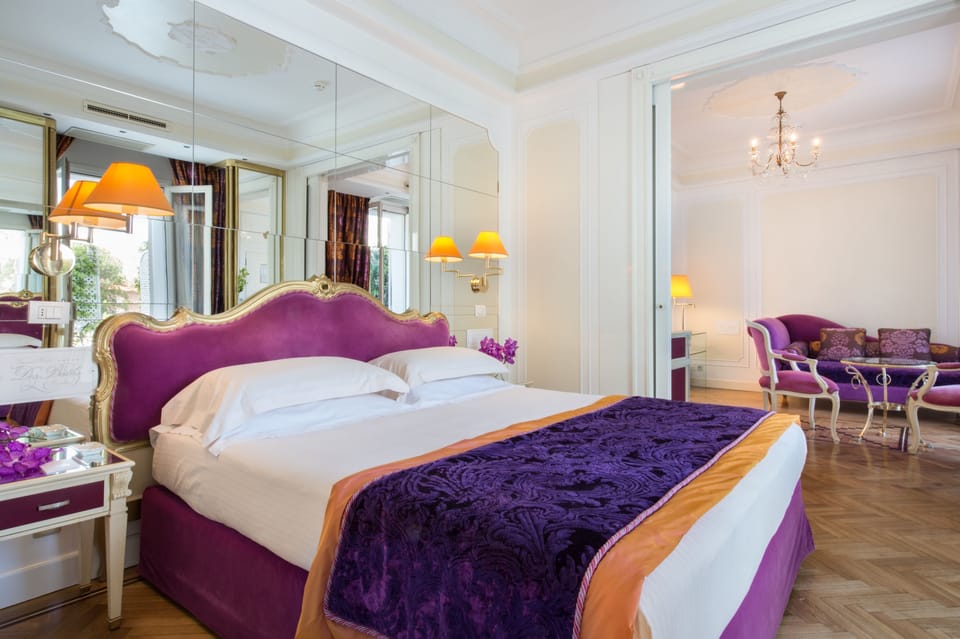 Executive Suite, Terrace | Minibar, in-room safe, desk, WiFi (free)
