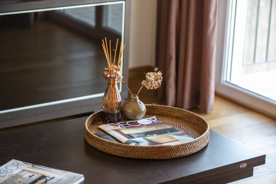 Deluxe Suite, Hot Tub | Living area | 26-inch LCD TV with digital channels, TV