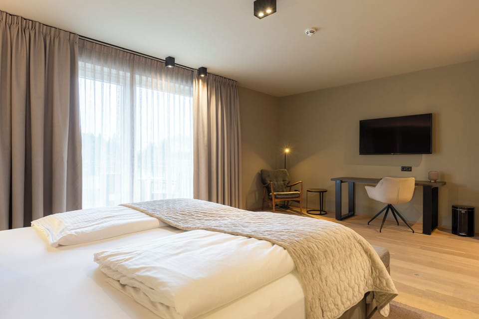 In-room safe, soundproofing, WiFi (free), bed sheets