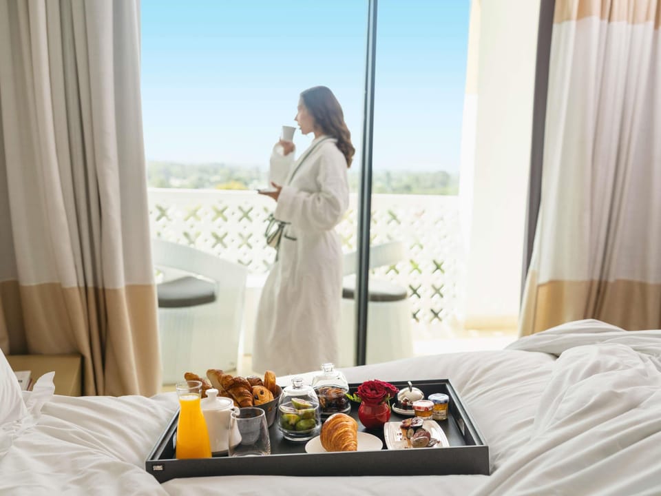 Premium bedding, minibar, in-room safe, laptop workspace