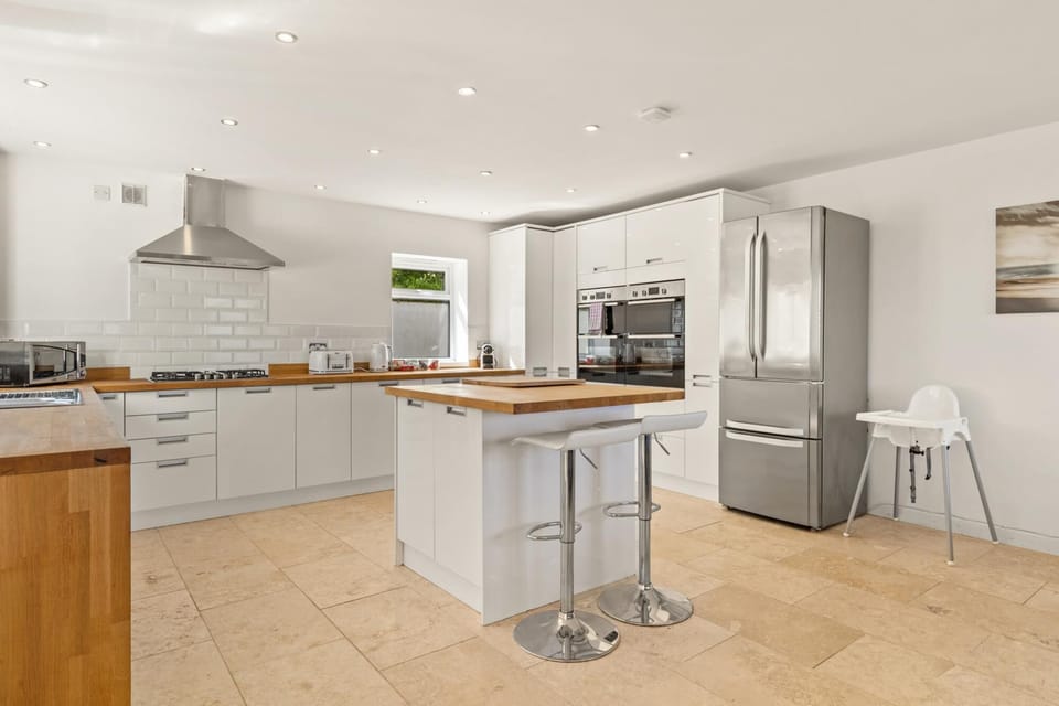 House | 6 bedrooms, WiFi