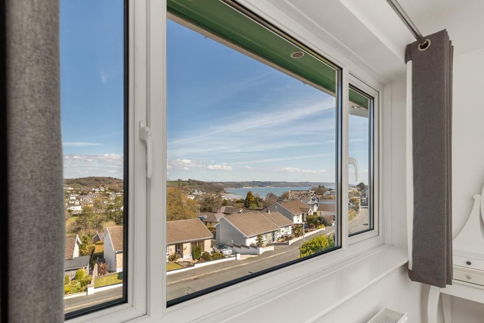 House | 6 bedrooms, WiFi