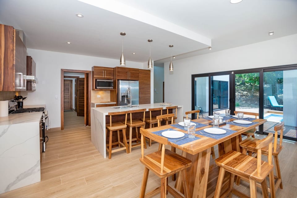 House, 3 Bedrooms | Private kitchen | Fridge, coffee/tea maker, toaster, blender