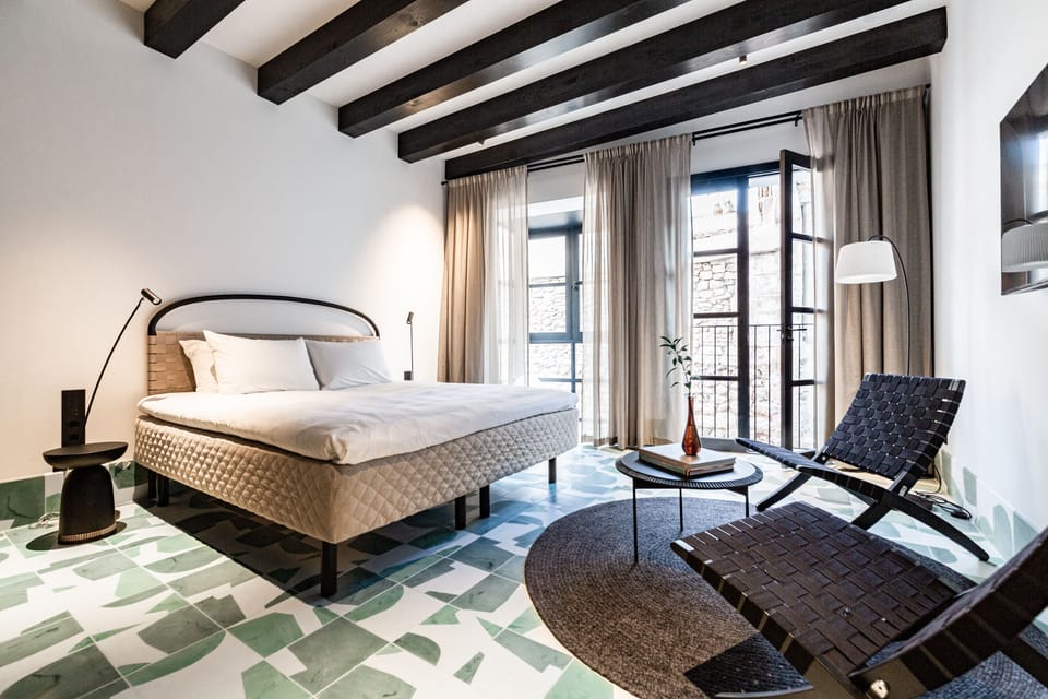 Superior Room | Egyptian cotton sheets, premium bedding, pillowtop beds, minibar