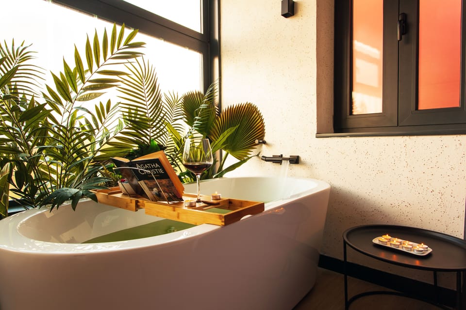 Superior Double Room (Bañera Exenta) | Desk, soundproofing, free WiFi, bed sheets