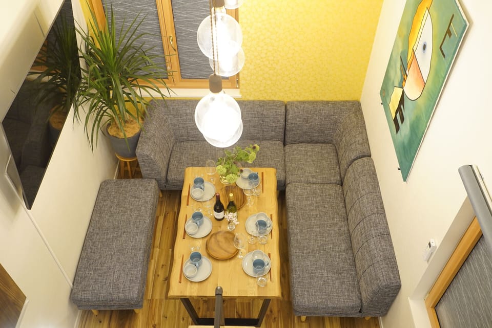 Family Suite, Non Smoking | In-room dining