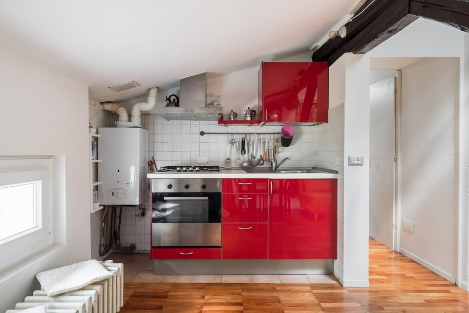 Condo | Private kitchen | Full-size fridge, oven, stovetop, coffee/tea maker