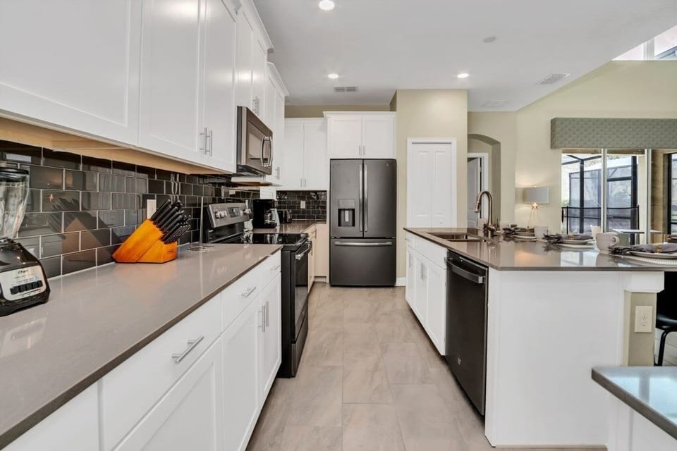 House, 5 Bedrooms | Private kitchen | Coffee/tea maker