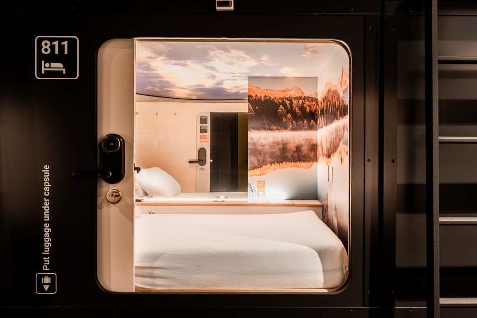 Laptop workspace, iron/ironing board, free WiFi, bed sheets