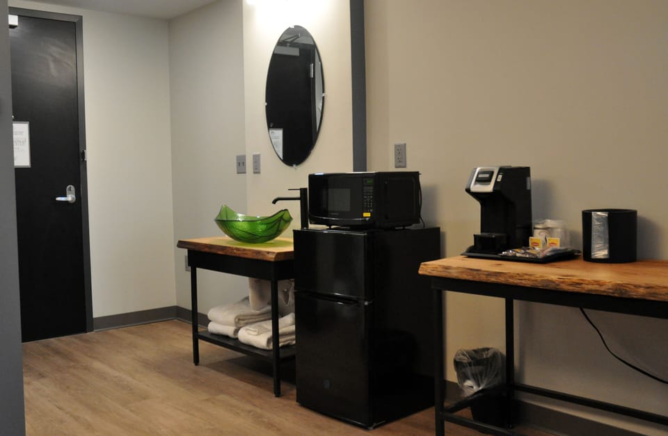 Standard Room | Desk, iron/ironing board, free WiFi, bed sheets