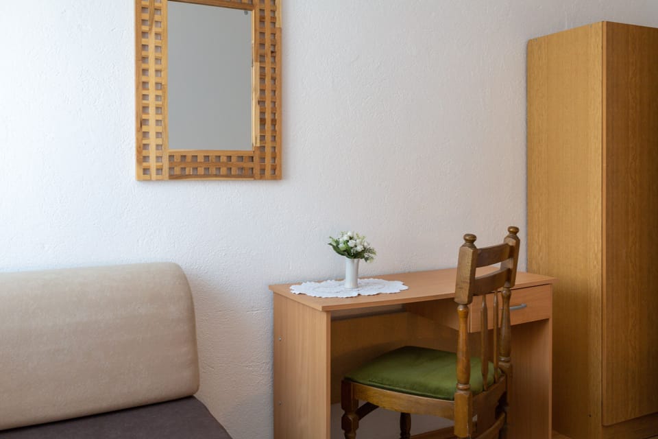 Apartment | 2 bedrooms, iron/ironing board, free WiFi, bed sheets
