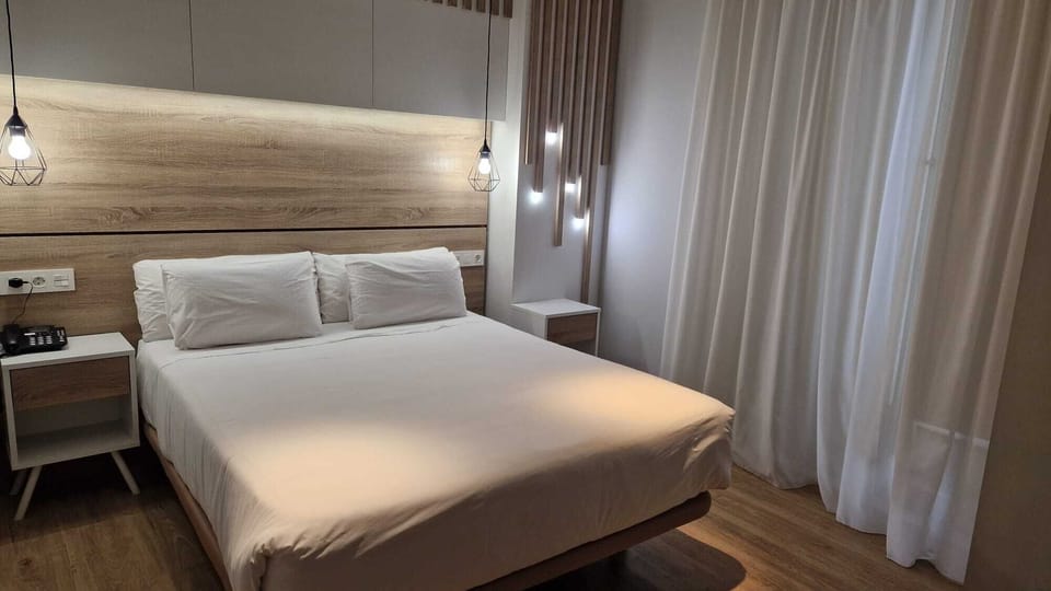 Superior Double Room | Minibar, free WiFi, bed sheets