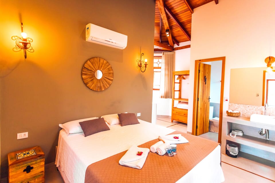 Luxury Room | Laptop workspace, free WiFi, bed sheets