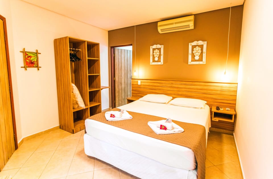 Standard Twin Room | Laptop workspace, free WiFi, bed sheets