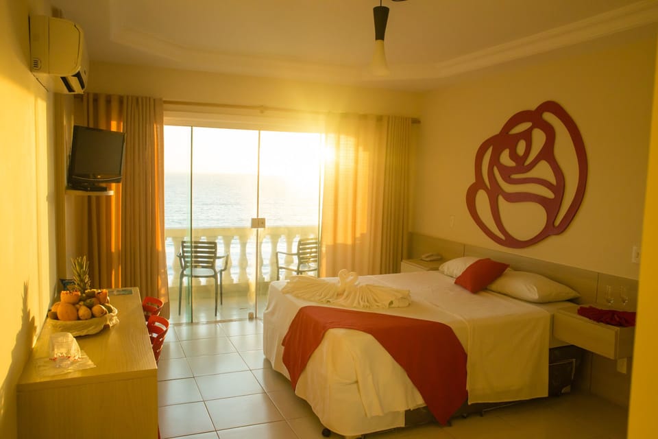 Deluxe Room | Minibar, desk, blackout drapes, free cribs/infant beds